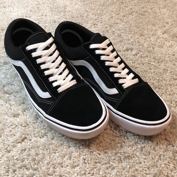 vans comfycush old skool black true white